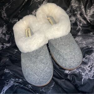 Dearfoams White Fur Lined Slippers nwot size small